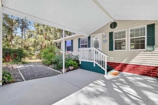 For Sale: $220,998 (3 beds, 2 baths, 1296 Square Feet)