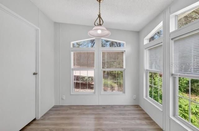 For Sale: $220,998 (3 beds, 2 baths, 1296 Square Feet)