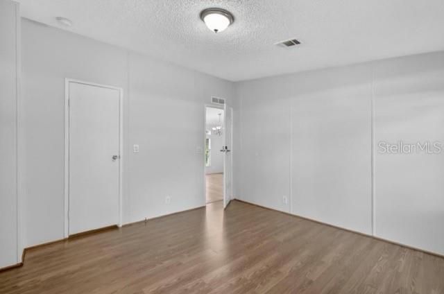 For Sale: $220,998 (3 beds, 2 baths, 1296 Square Feet)