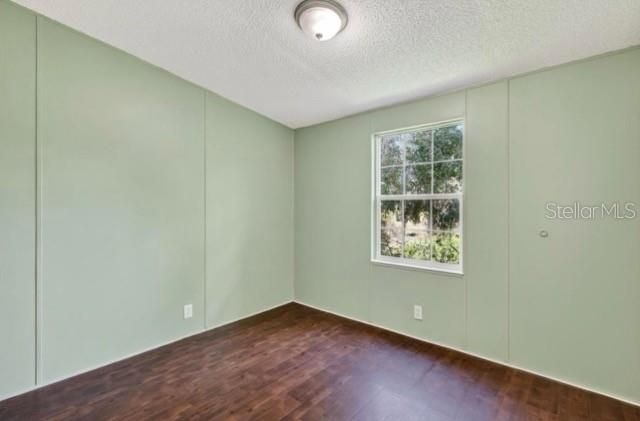 For Sale: $220,998 (3 beds, 2 baths, 1296 Square Feet)