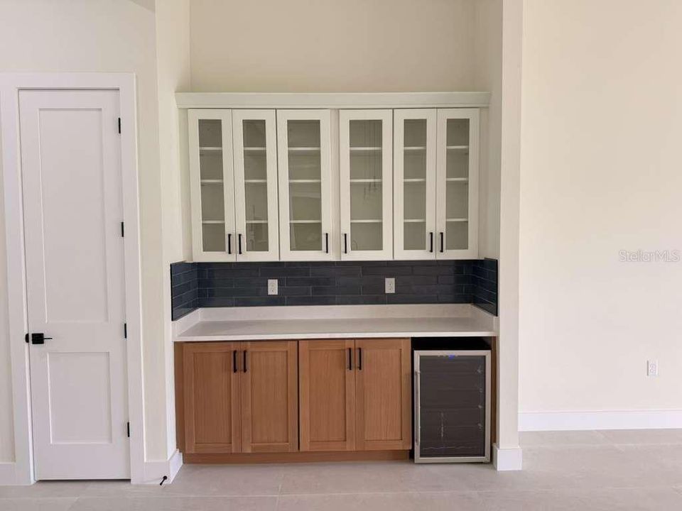 For Sale: $490,000 (4 beds, 3 baths, 2286 Square Feet)