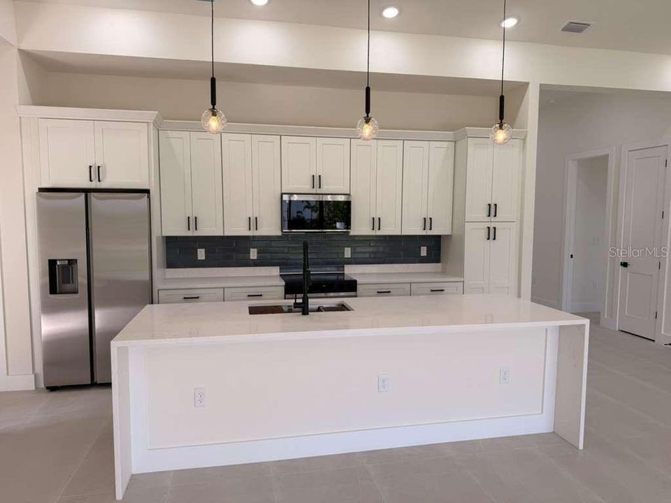 For Sale: $490,000 (4 beds, 3 baths, 2286 Square Feet)