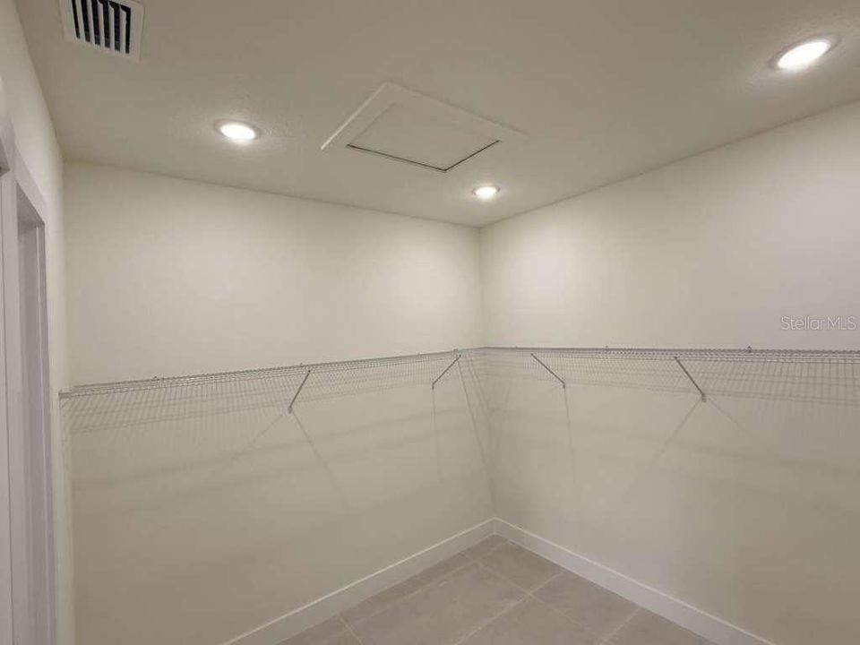 For Sale: $490,000 (4 beds, 3 baths, 2286 Square Feet)