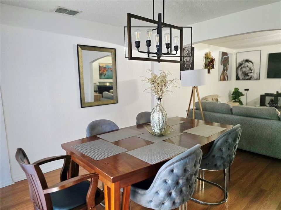 На продажу: $278,000 (3 спален, 2 ванн, 1635 Квадратных фут)