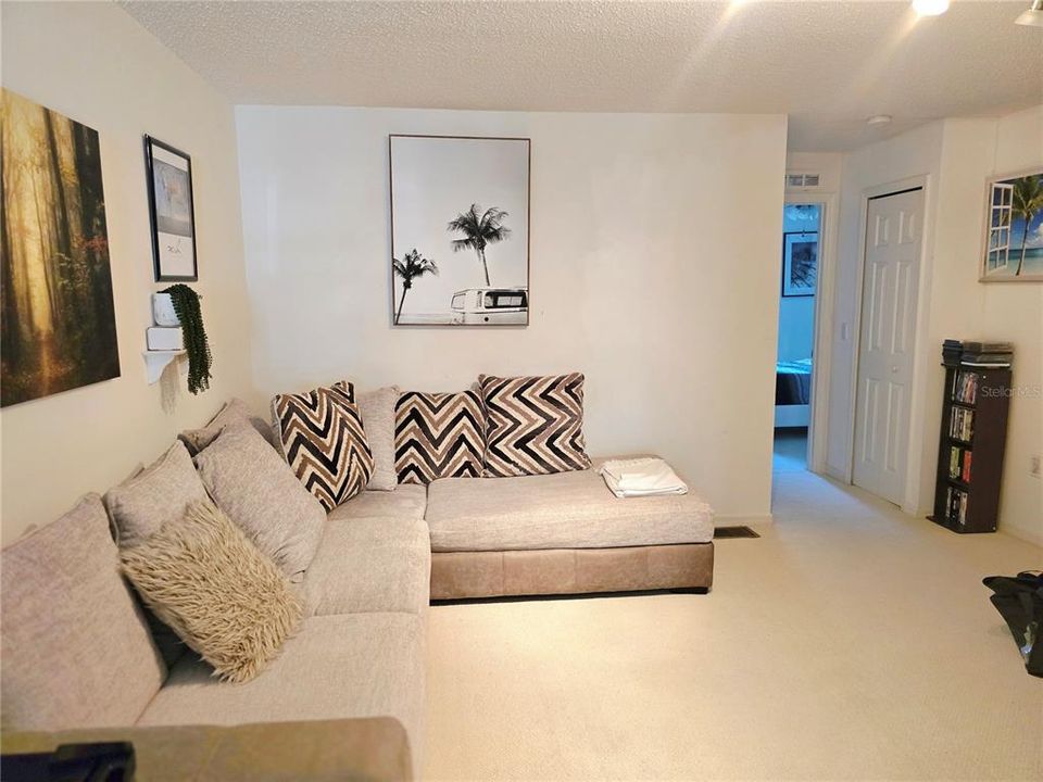 На продажу: $278,000 (3 спален, 2 ванн, 1635 Квадратных фут)