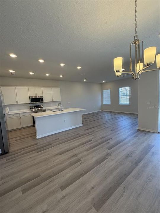 For Rent: $2,350 (3 beds, 2 baths, 3485 Square Feet)