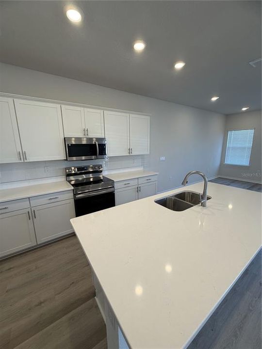 For Rent: $2,350 (3 beds, 2 baths, 3485 Square Feet)