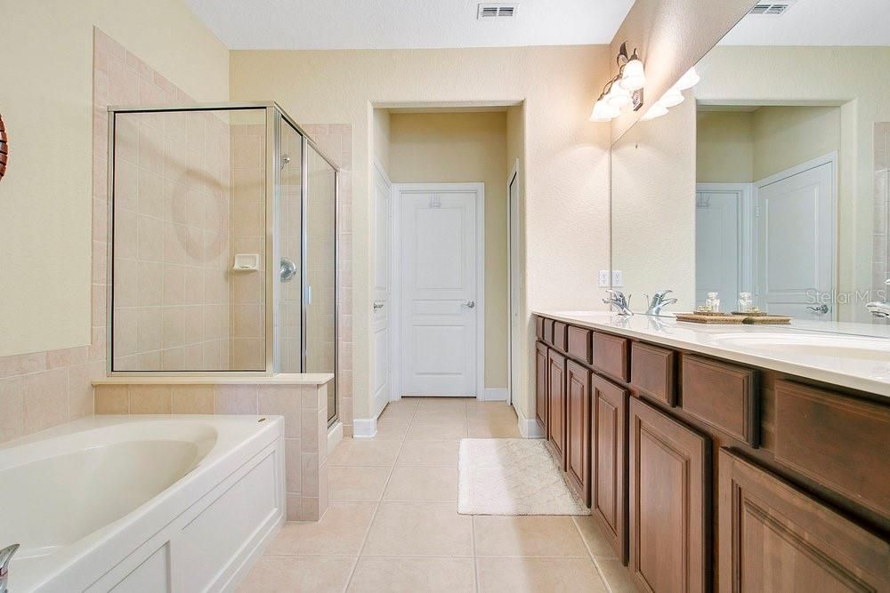 На продажу: $449,000 (3 спален, 2 ванн, 2369 Квадратных фут)