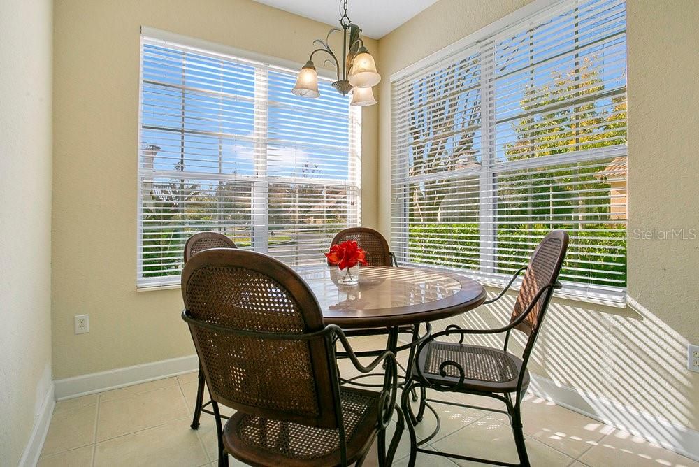 На продажу: $449,000 (3 спален, 2 ванн, 2369 Квадратных фут)