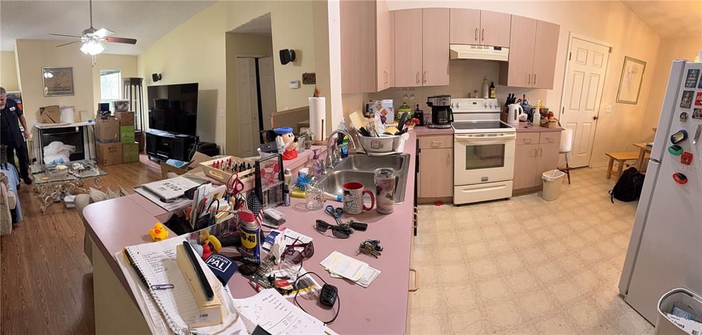 Activo con contrato: $280,000 (3 camas, 2 baños, 1285 Pies cuadrados)