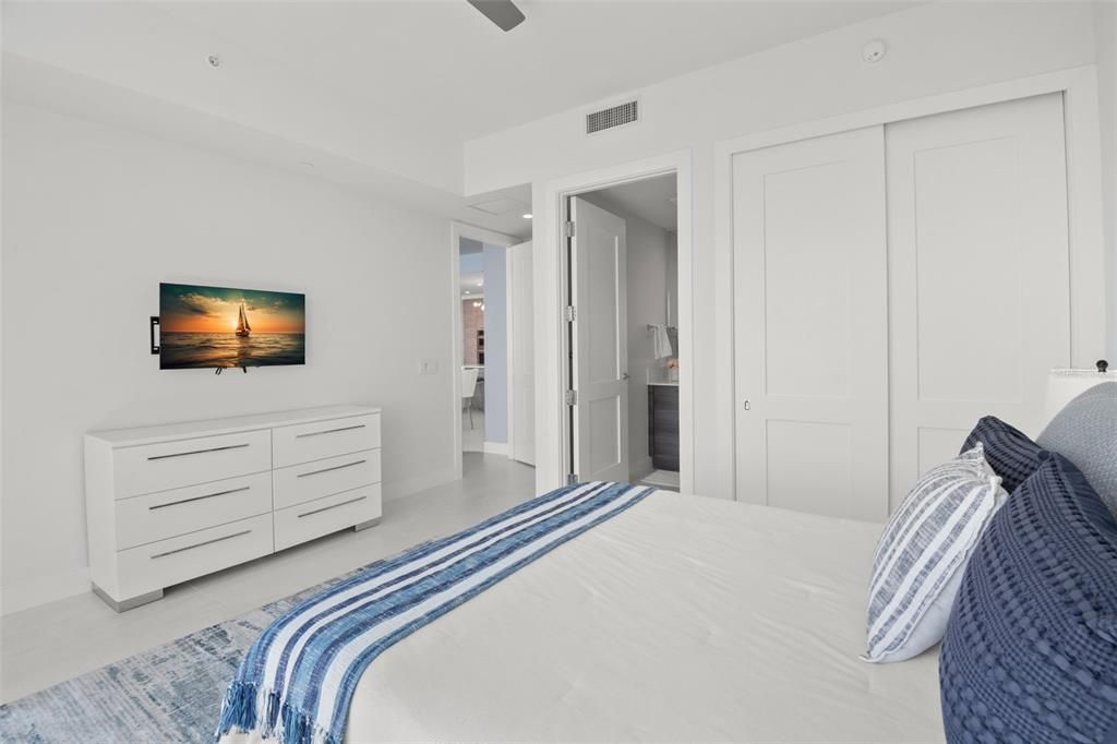 For Sale: $3,000,000 (2 beds, 3 baths, 2006 Square Feet)