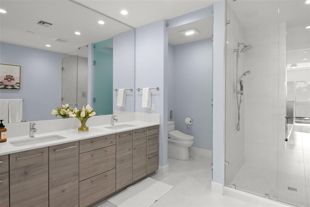 For Sale: $3,000,000 (2 beds, 3 baths, 2006 Square Feet)