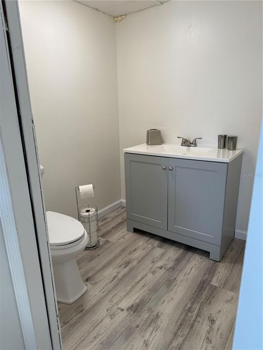 For Sale: $298,000 (1 beds, 1 baths, 436 Square Feet)