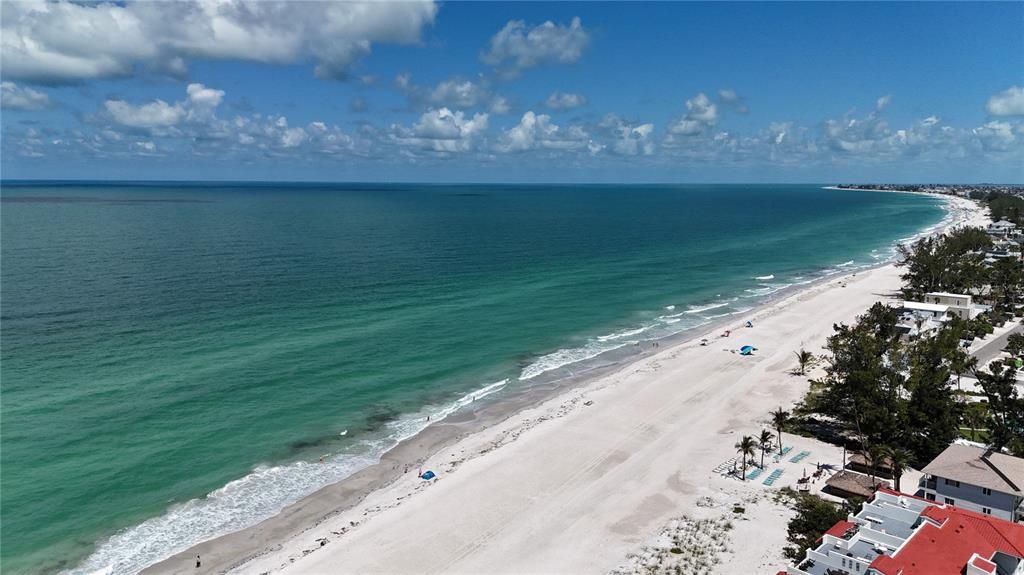 For Sale: $298,000 (1 beds, 1 baths, 436 Square Feet)