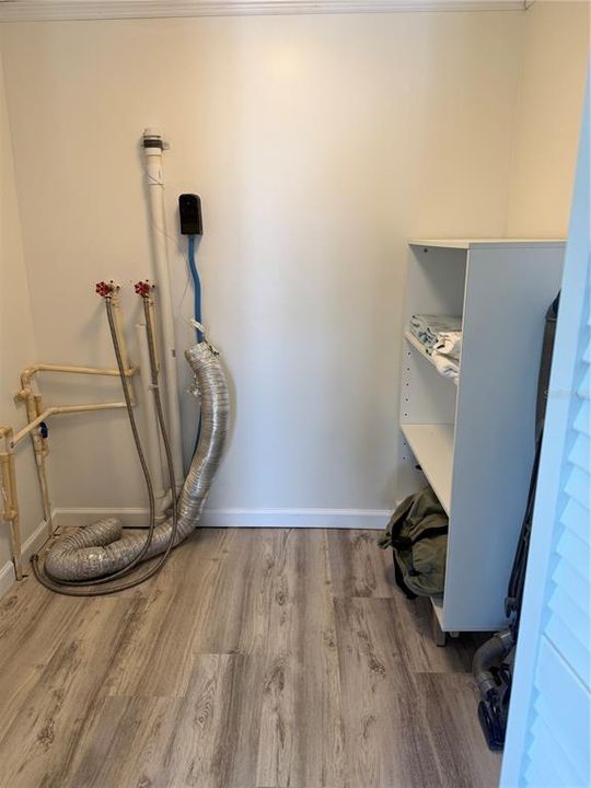 For Sale: $298,000 (1 beds, 1 baths, 436 Square Feet)