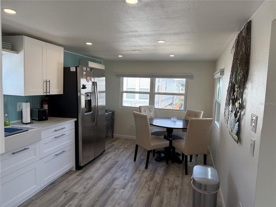 For Sale: $298,000 (1 beds, 1 baths, 436 Square Feet)