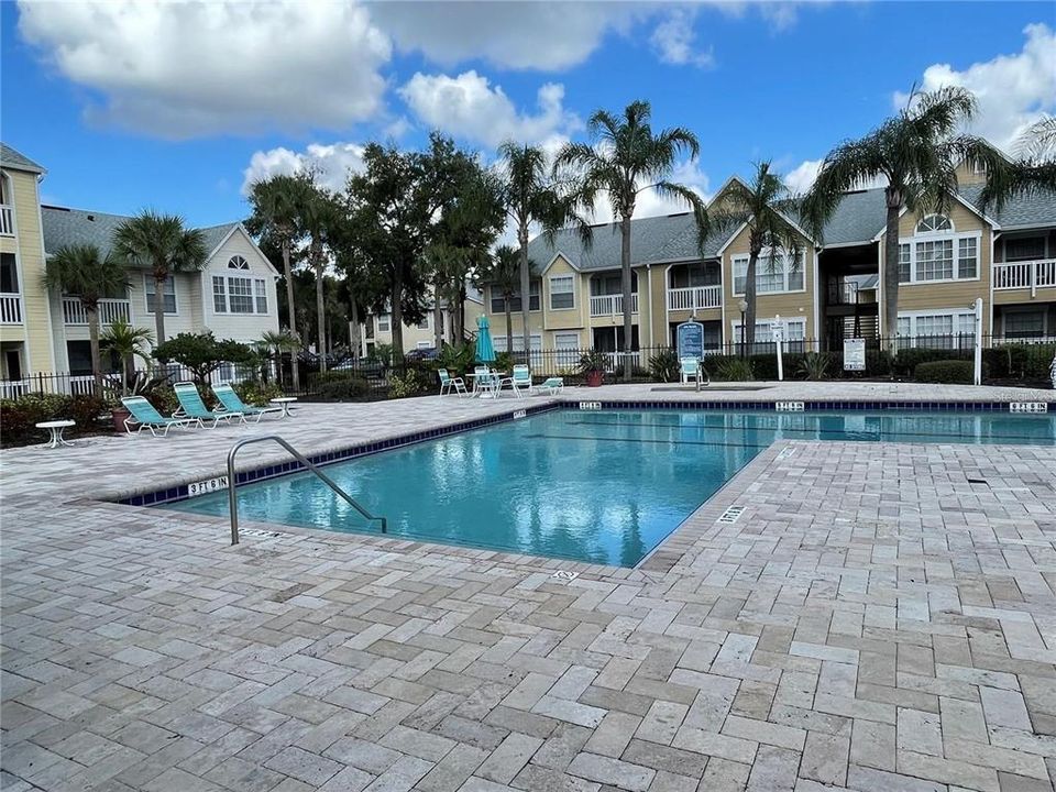 出租: $1,550 (2 贝兹, 2 浴室, 836 平方英尺)