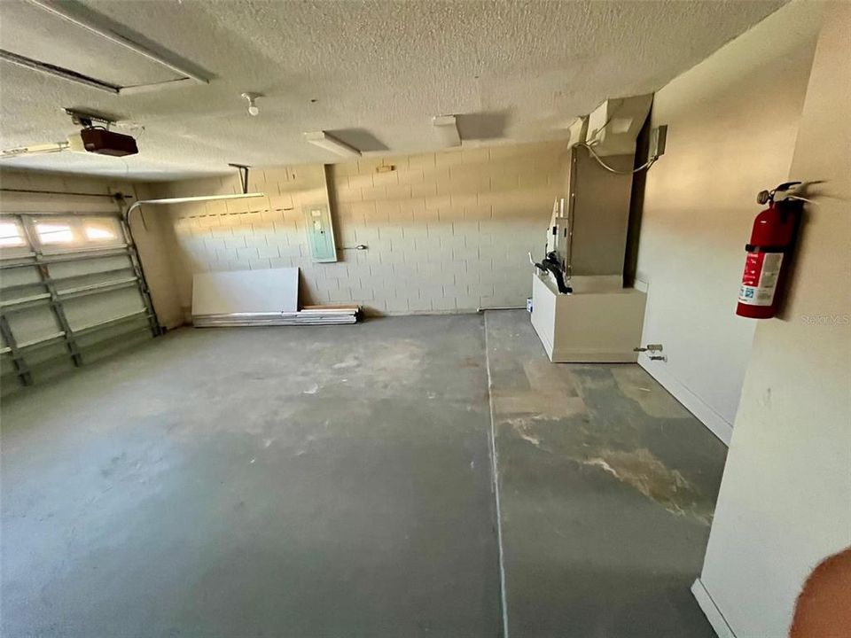 For Rent: $1,800 (4 beds, 3 baths, 2318 Square Feet)