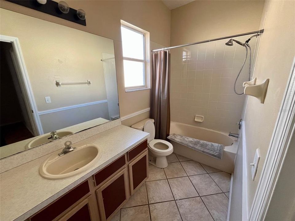 For Rent: $1,800 (4 beds, 3 baths, 2318 Square Feet)