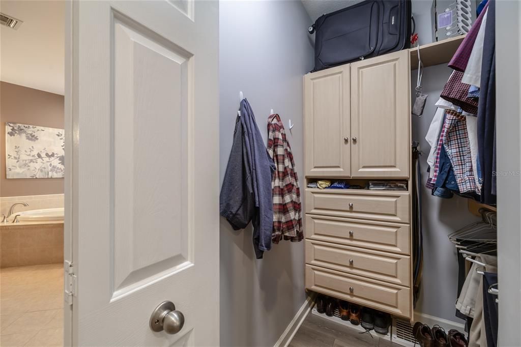 En Venta: $575,000 (4 camas, 3 baños, 2656 Pies cuadrados)