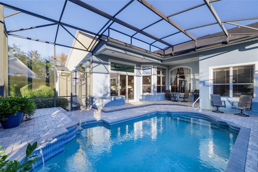 En Venta: $575,000 (4 camas, 3 baños, 2656 Pies cuadrados)