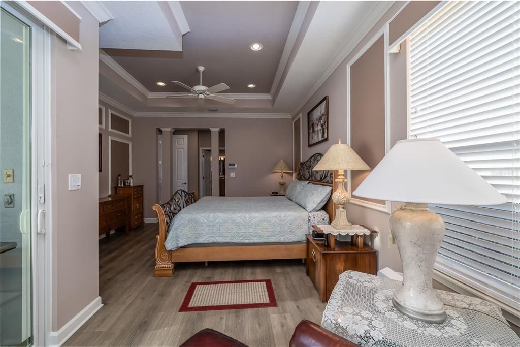 En Venta: $575,000 (4 camas, 3 baños, 2656 Pies cuadrados)