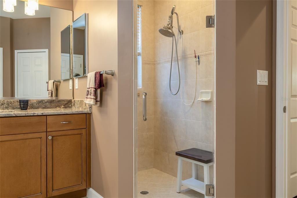 En Venta: $575,000 (4 camas, 3 baños, 2656 Pies cuadrados)