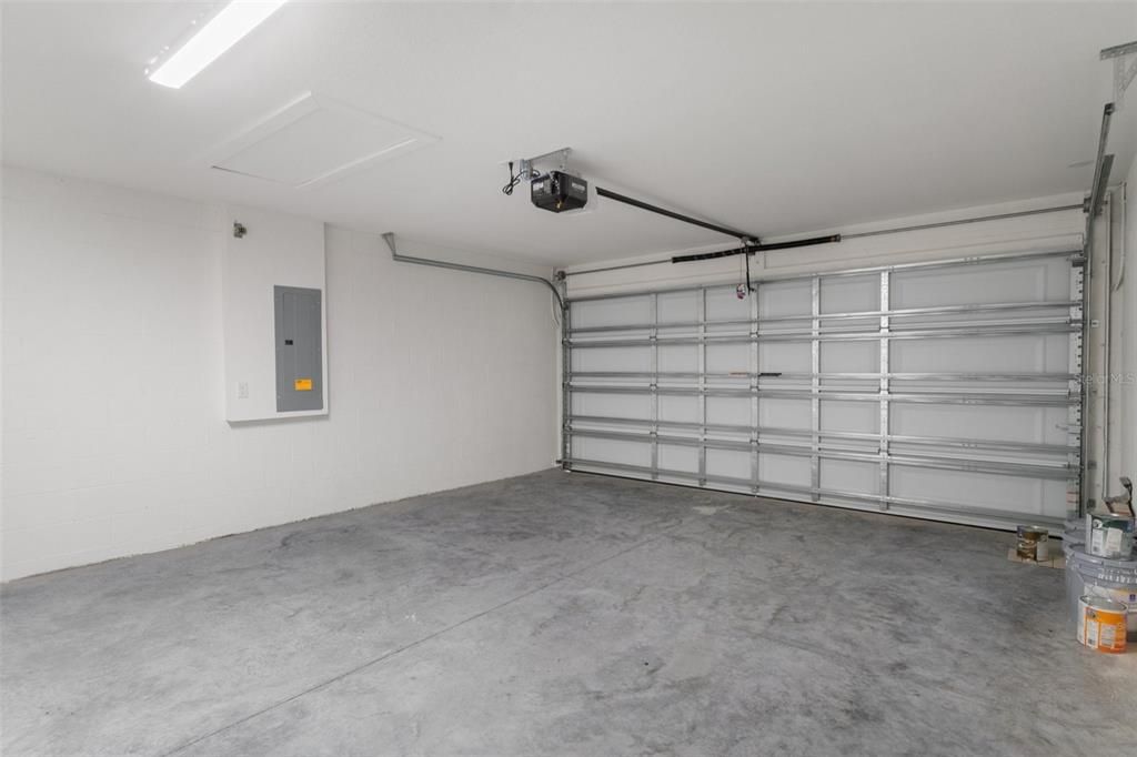 En Venta: $374,900 (4 camas, 2 baños, 2120 Pies cuadrados)