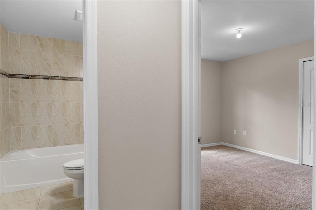 En Venta: $374,900 (4 camas, 2 baños, 2120 Pies cuadrados)