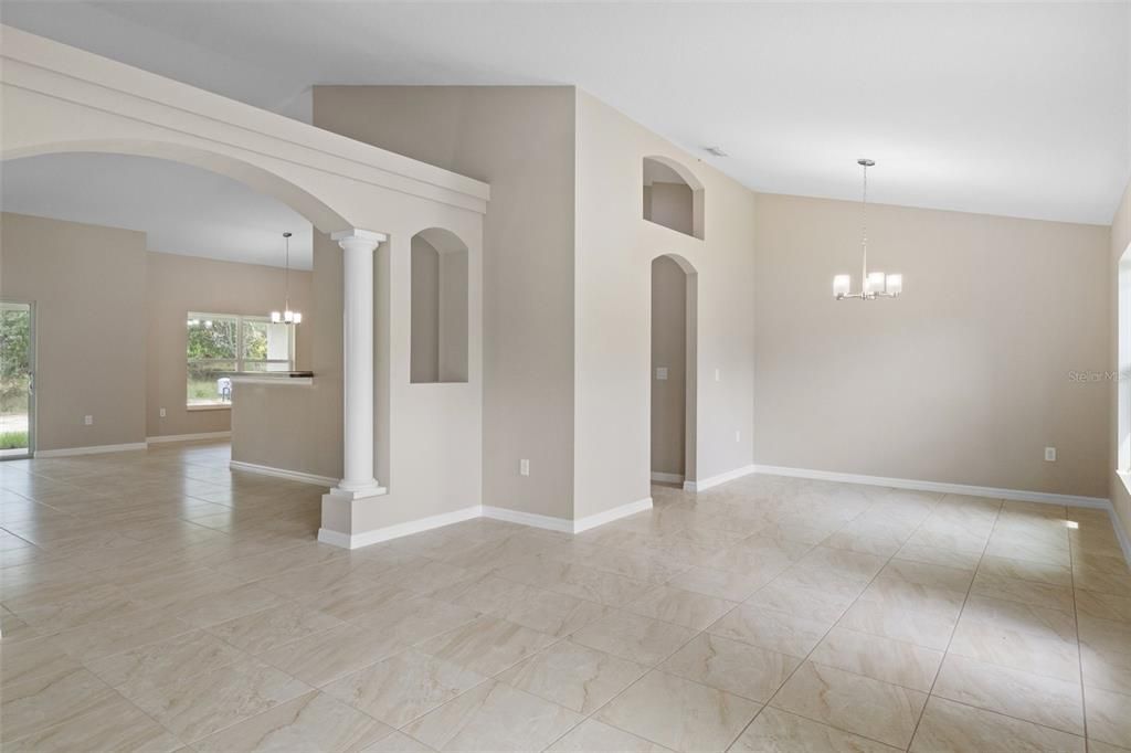 En Venta: $374,900 (4 camas, 2 baños, 2120 Pies cuadrados)