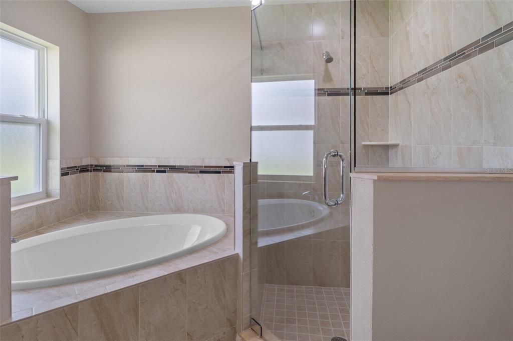 En Venta: $374,900 (4 camas, 2 baños, 2120 Pies cuadrados)