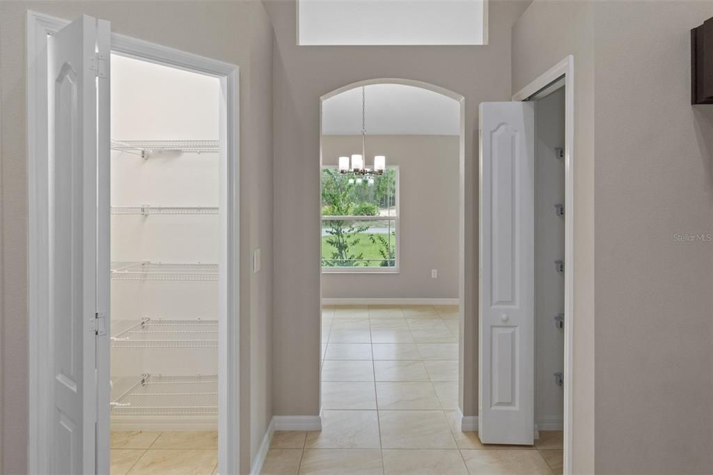 En Venta: $374,900 (4 camas, 2 baños, 2120 Pies cuadrados)