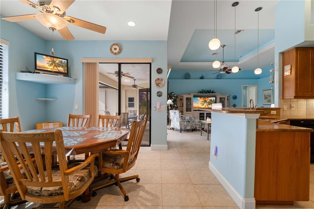 待售: $599,900 (3 贝兹, 2 浴室, 2426 平方英尺)