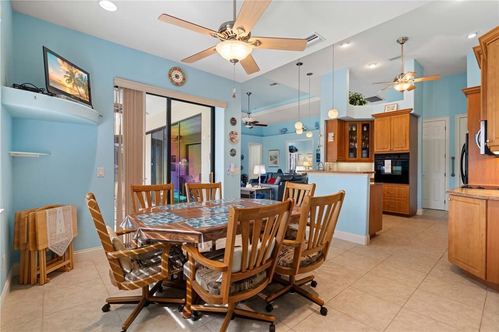 待售: $599,900 (3 贝兹, 2 浴室, 2426 平方英尺)