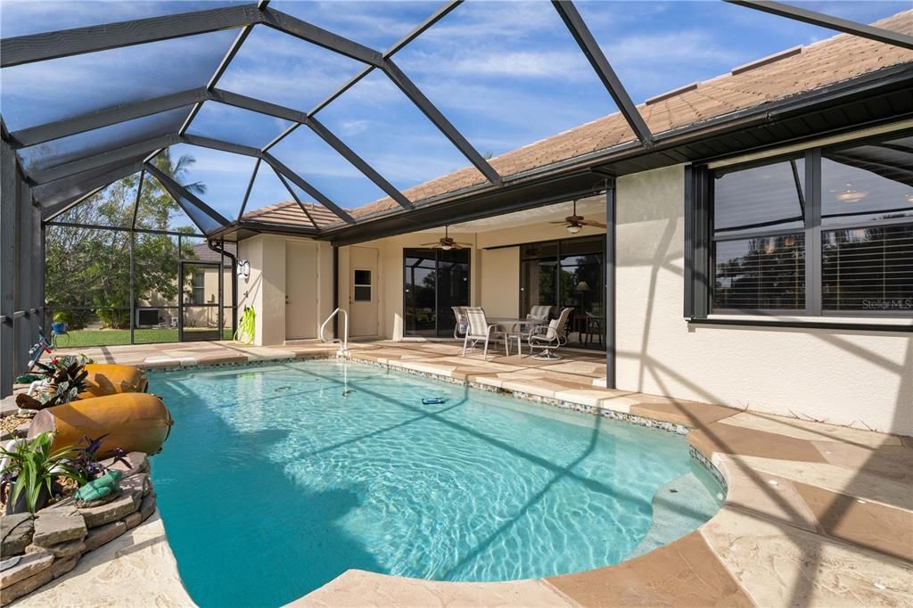 待售: $599,900 (3 贝兹, 2 浴室, 2426 平方英尺)