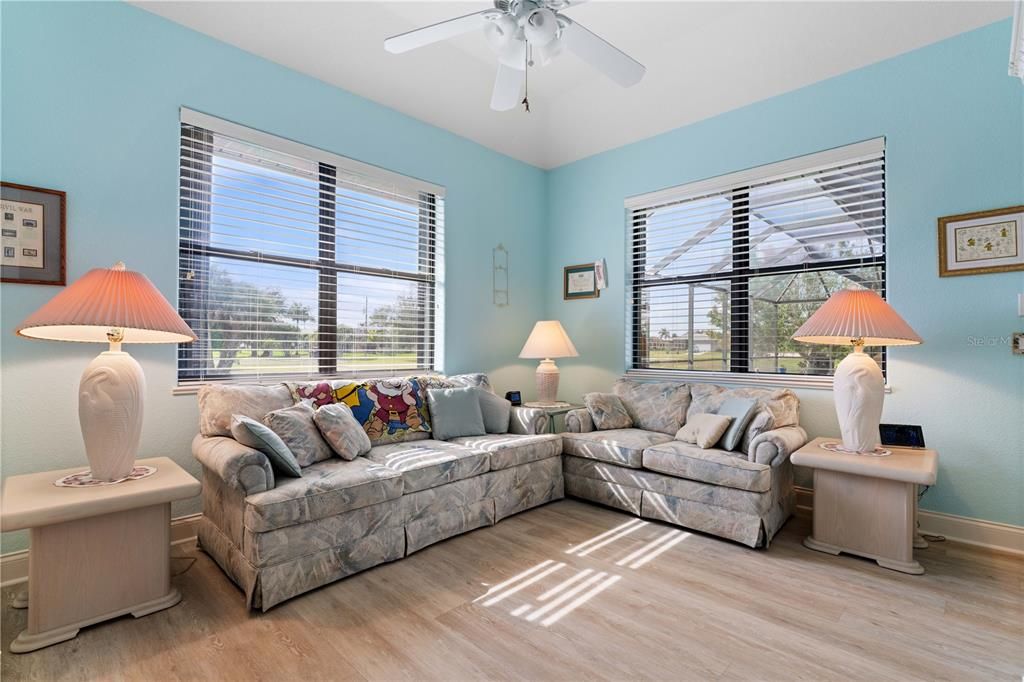 待售: $599,900 (3 贝兹, 2 浴室, 2426 平方英尺)