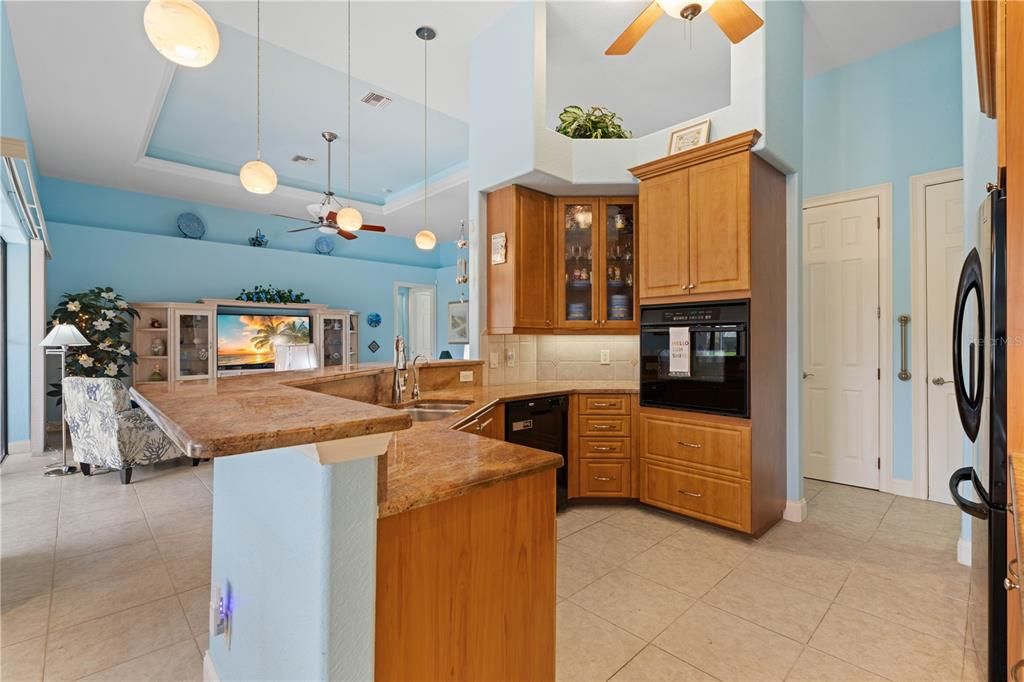 待售: $599,900 (3 贝兹, 2 浴室, 2426 平方英尺)