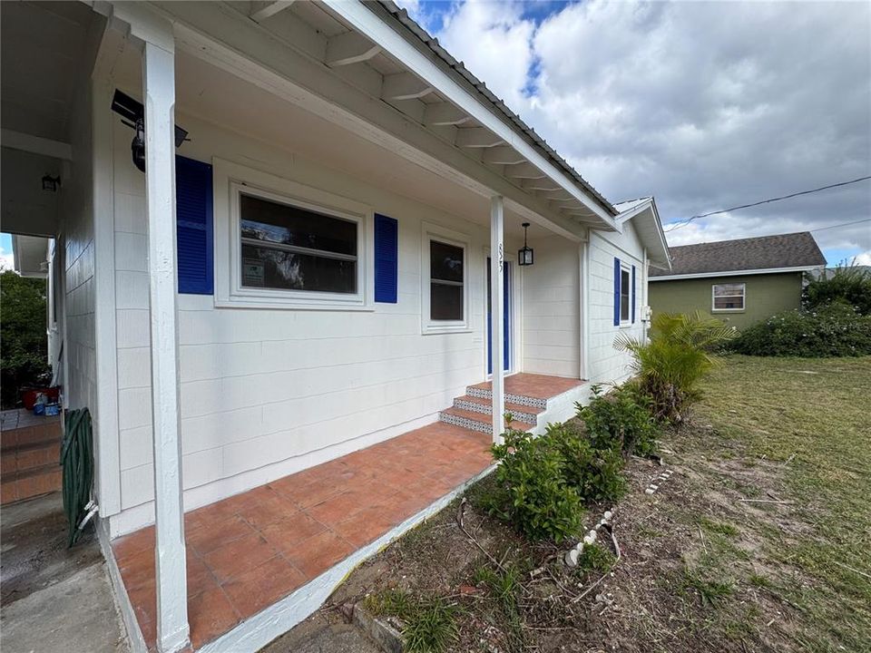 For Rent: $1,900 (3 beds, 2 baths, 1156 Square Feet)