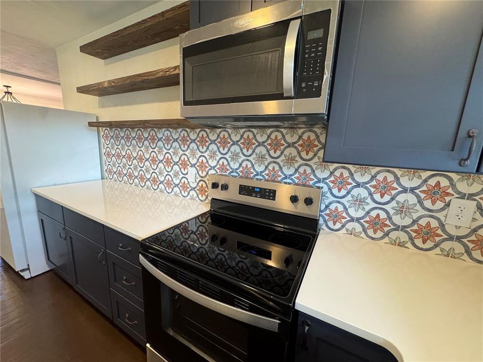 For Rent: $1,900 (3 beds, 2 baths, 1156 Square Feet)