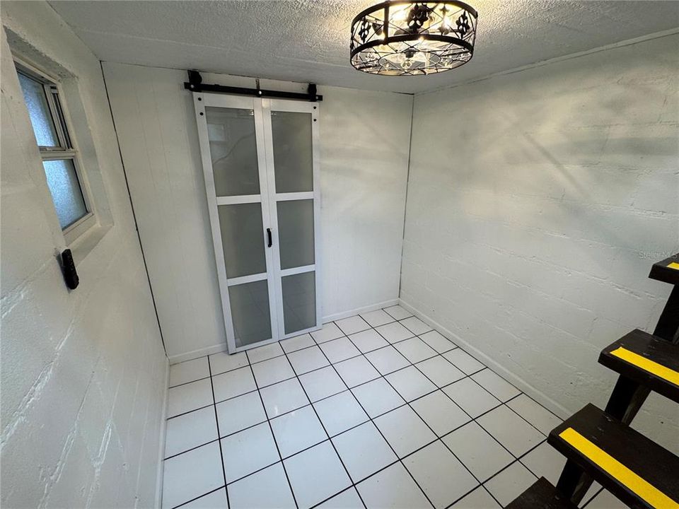 For Rent: $1,900 (3 beds, 2 baths, 1156 Square Feet)