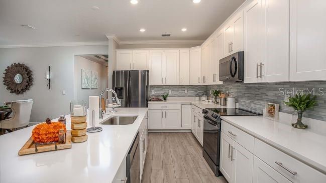 For Sale: $389,900 (4 beds, 3 baths, 2151 Square Feet)