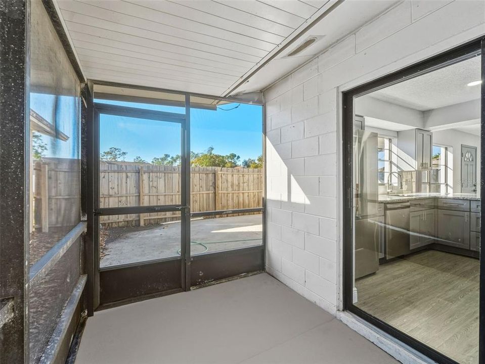 На продажу: $310,000 (2 спален, 1 ванн, 891 Квадратных фут)