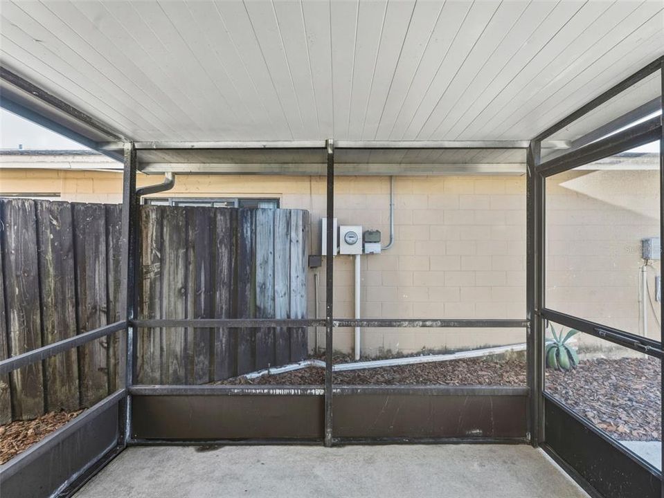 На продажу: $310,000 (2 спален, 1 ванн, 891 Квадратных фут)