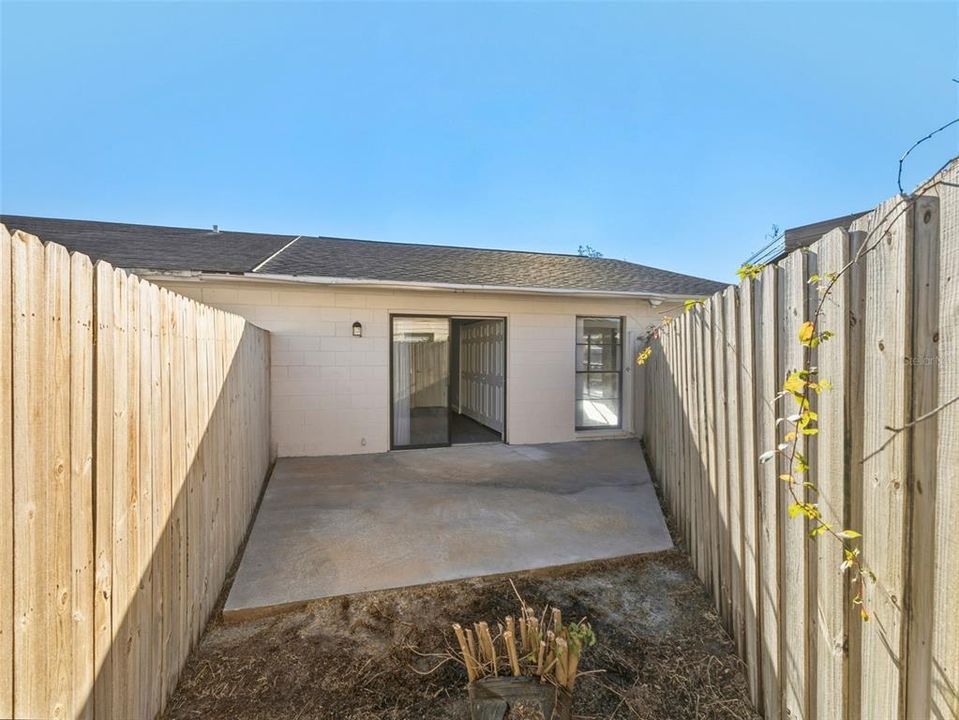 На продажу: $310,000 (2 спален, 1 ванн, 891 Квадратных фут)