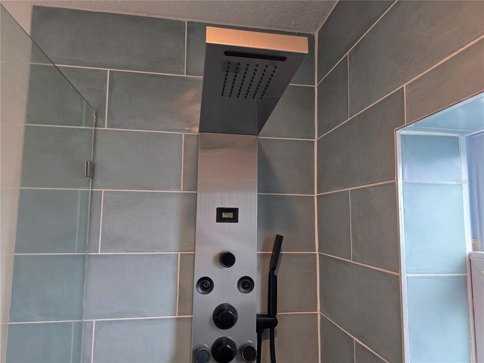 В аренду: $2,950 (2 спален, 2 ванн, 1000 Квадратных фут)