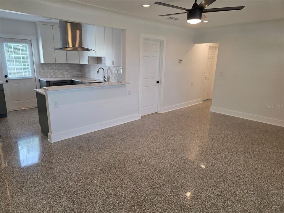 В аренду: $2,950 (2 спален, 2 ванн, 1000 Квадратных фут)