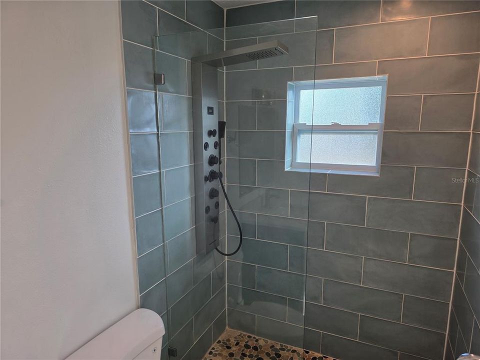 В аренду: $2,950 (2 спален, 2 ванн, 1000 Квадратных фут)