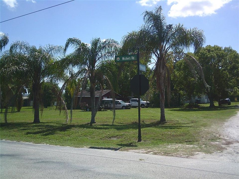 En Venta: $190,000 (0.58 acres)