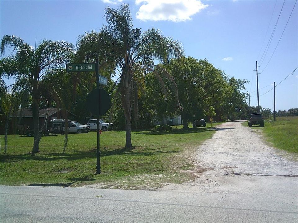 En Venta: $190,000 (0.58 acres)