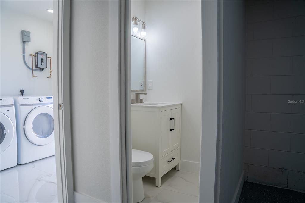 На продажу: $295,000 (2 спален, 1 ванн, 840 Квадратных фут)